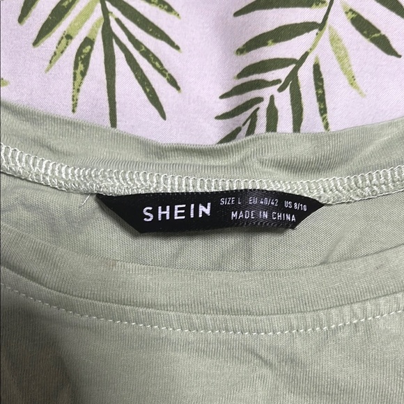 SHEIN Green Kids T-Shirt - Picture 2 of 3